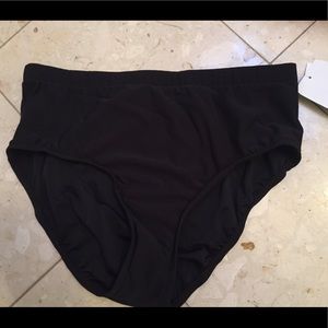 Penbrooke NWT sz 16 swim bottom in black slimming